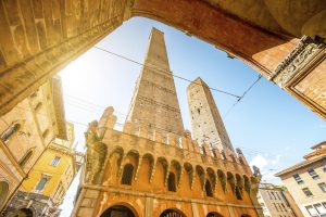 Bologna in un giorno Torre degli Asinelli e Garisenda