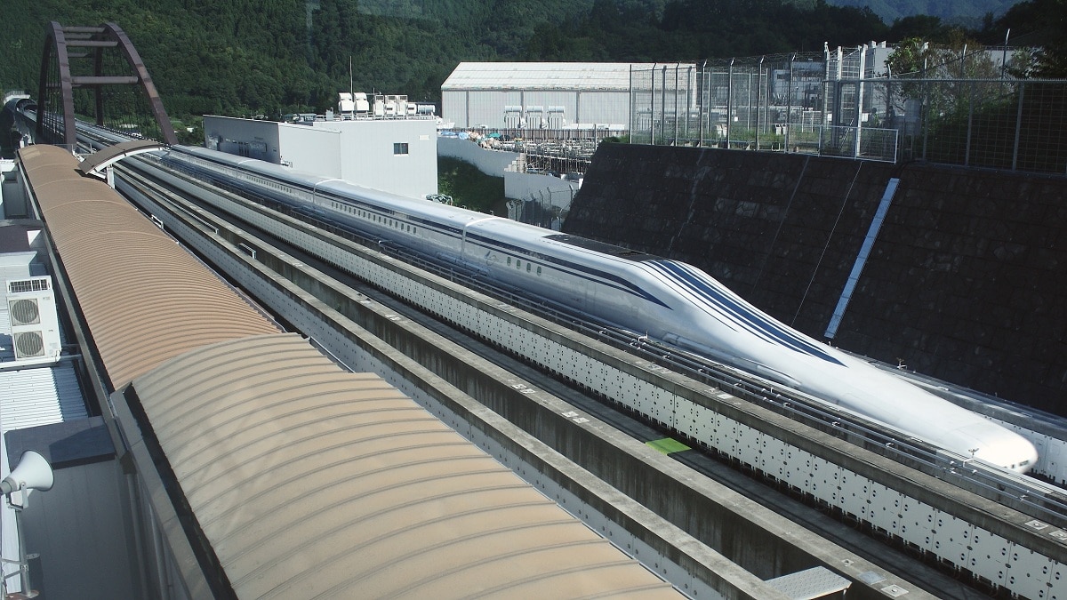 treno levitazione magnetica via wikimedia commons saruno hirobano