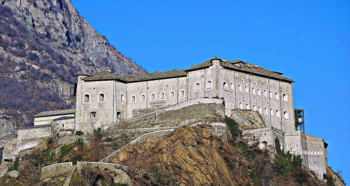 cosa fare a courmayeur a pasqua forte di bard 