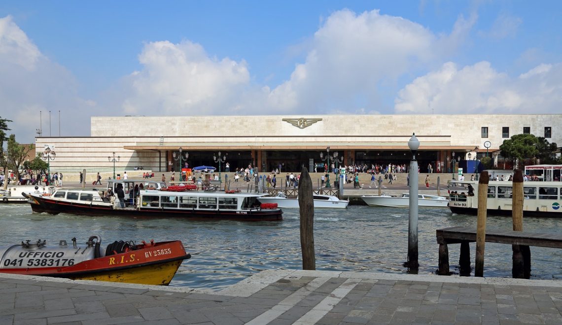 Stazione Venezia Santa Lucia viaggiare sull acqua Italoblog