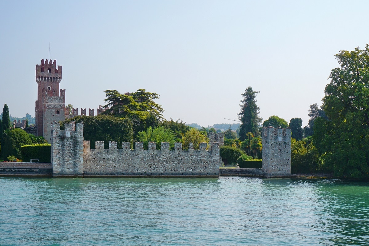 Da Peschiera fino a Bardolino idee green weekend - Castello di Lazise