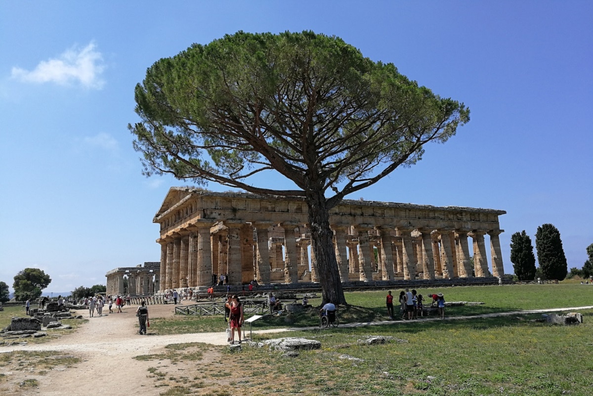 Paestum spiagge e scavi archeologici in un'unica vacanza - tempio di Nettuno