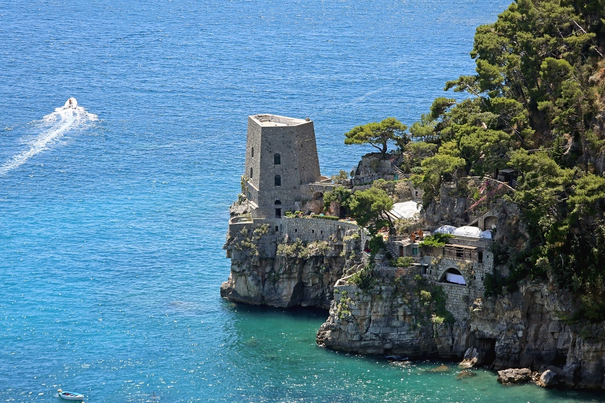 Positano mare spiagge da sogno in Costiera Amalfitana - torre