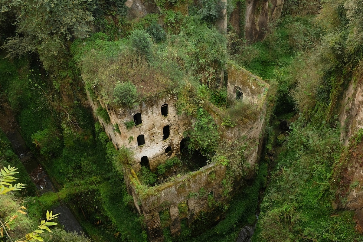 Sorrento in un giorno cosa fare dopo un pomeriggio in spiaggia - Mulini