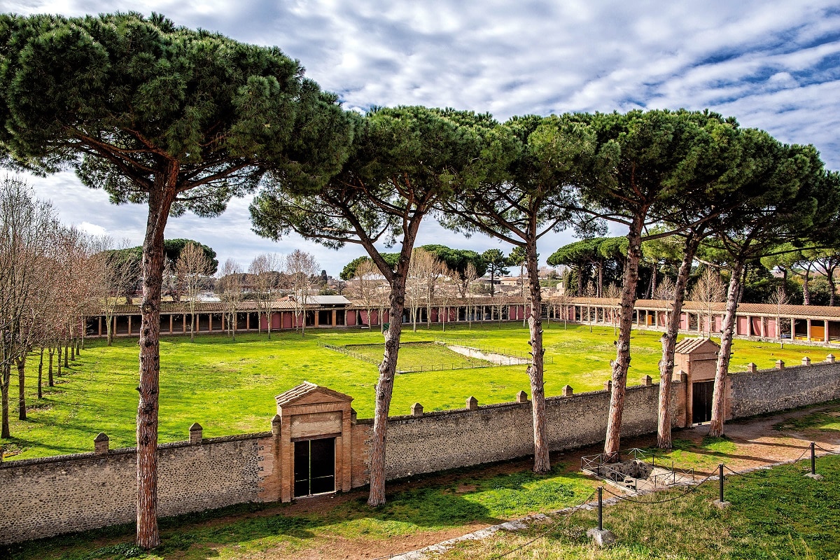 Cosa vedere a Pompei i 5 scavi archeologici da non perdere - Palestra grande