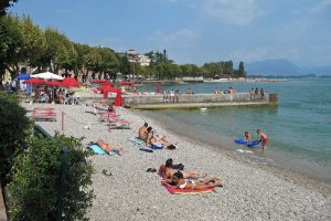 Mare o montagna lago di Garda - Desenzano Bocaj47 via flickr
