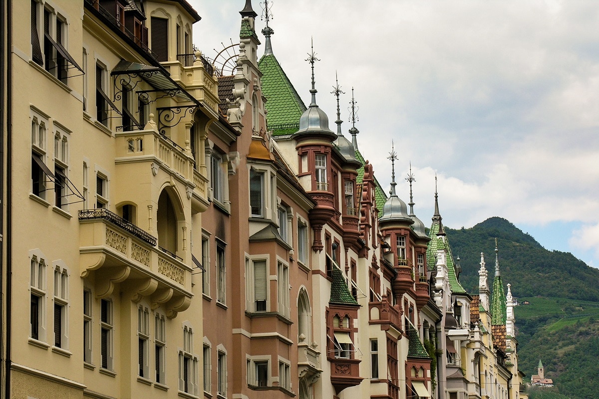 Ponte Ognissanti - Bolzano credits Carloc via Flickr