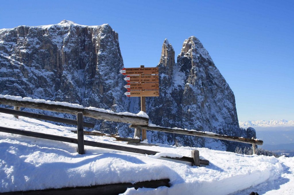 Trekking invernale a Bolzano tra funivie e ciaspolate credits Alpe di SiusiSeiser Alm via Flickr