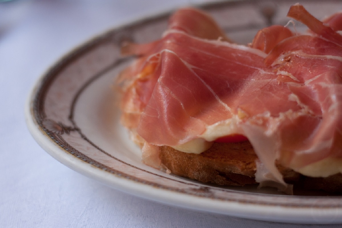 Udine piatti tipici friulani prosciutto credits Gàbor Nàdai via flickr