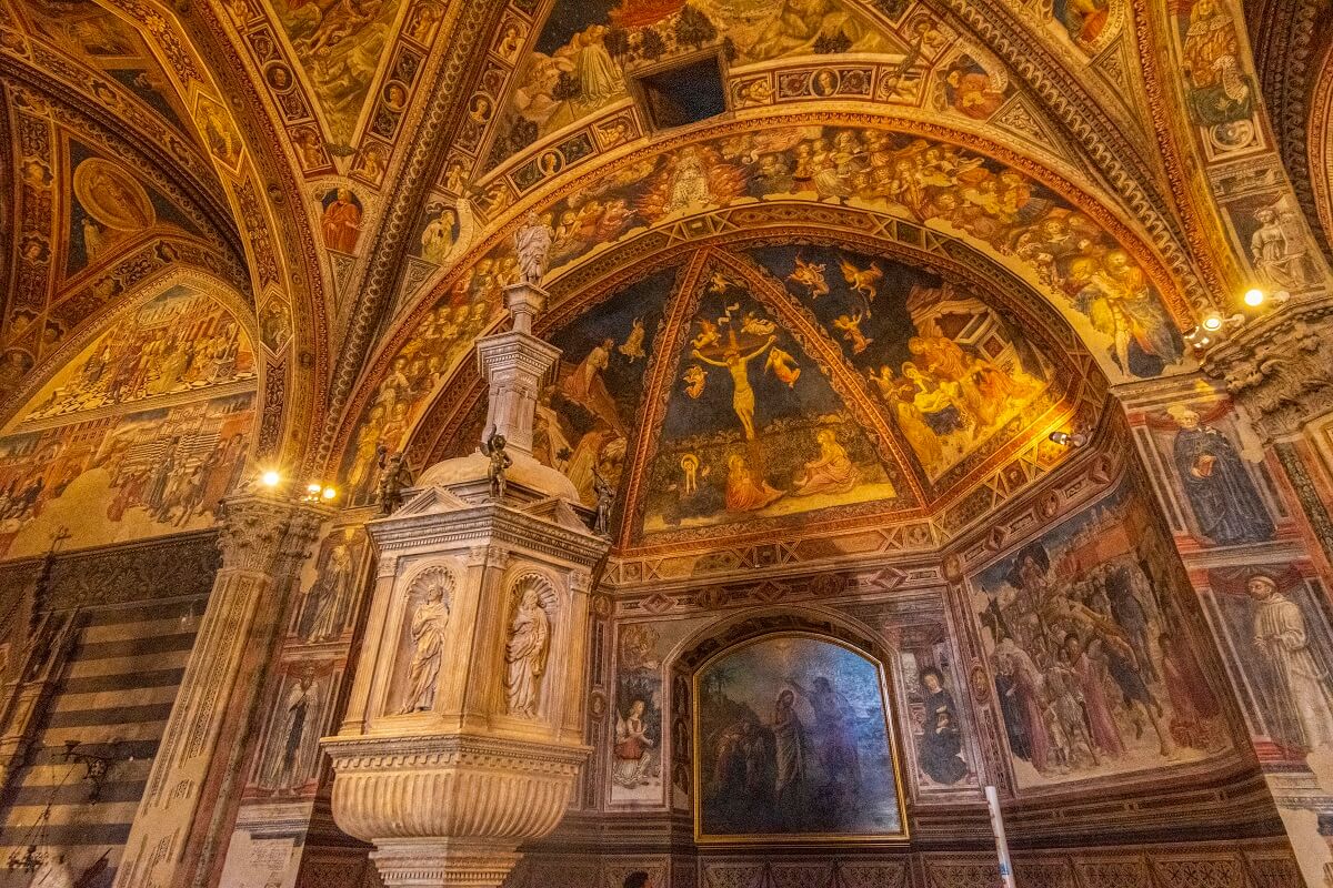 Battistero di San Giovanni a Siena