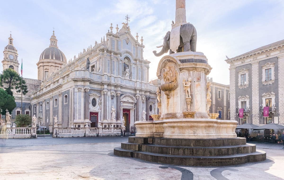 piazza del duomo e fontana dell'elefante