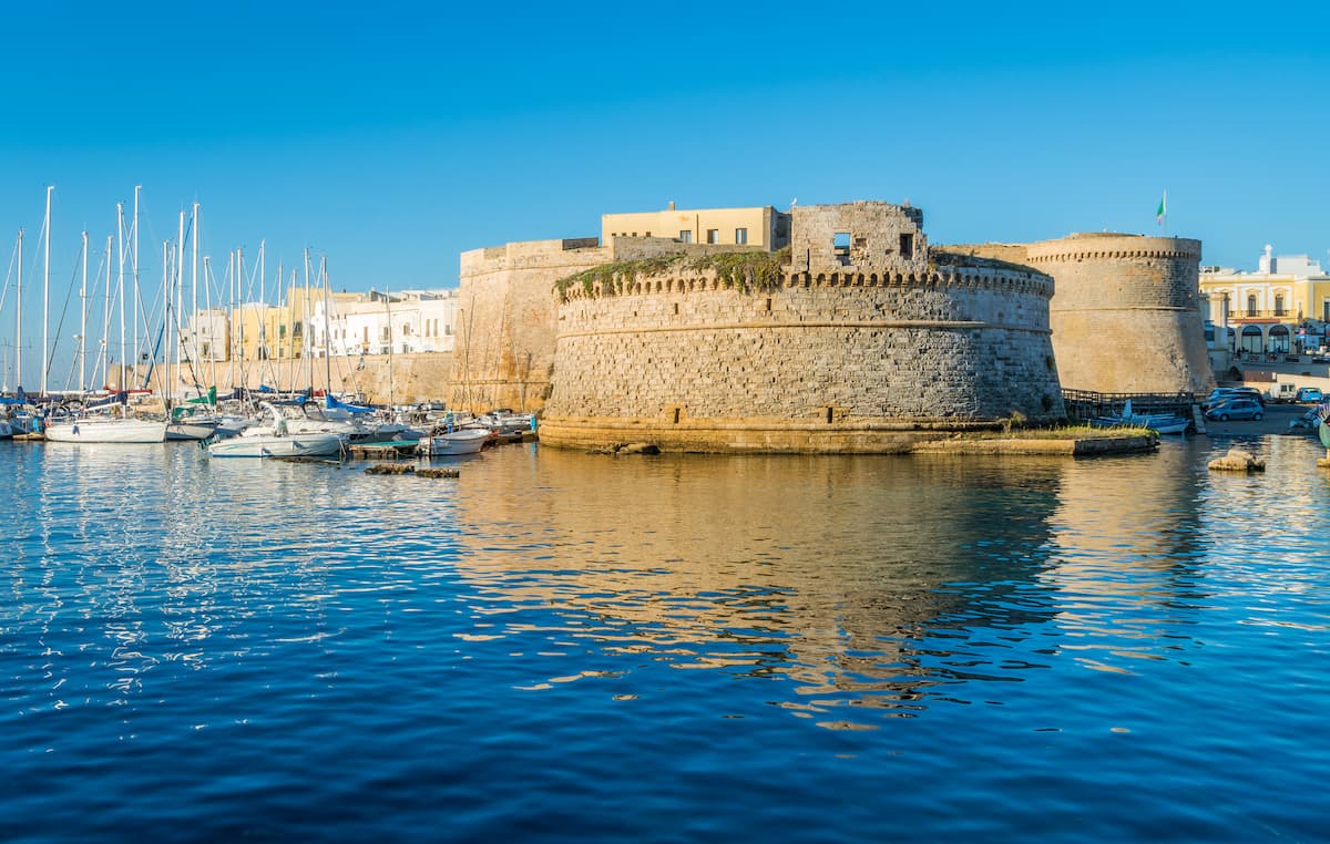 castello-angioino-aragonese