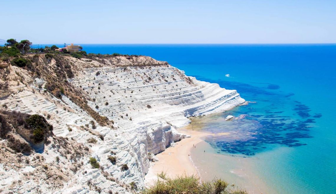 Scogliera e mare di Agrigento