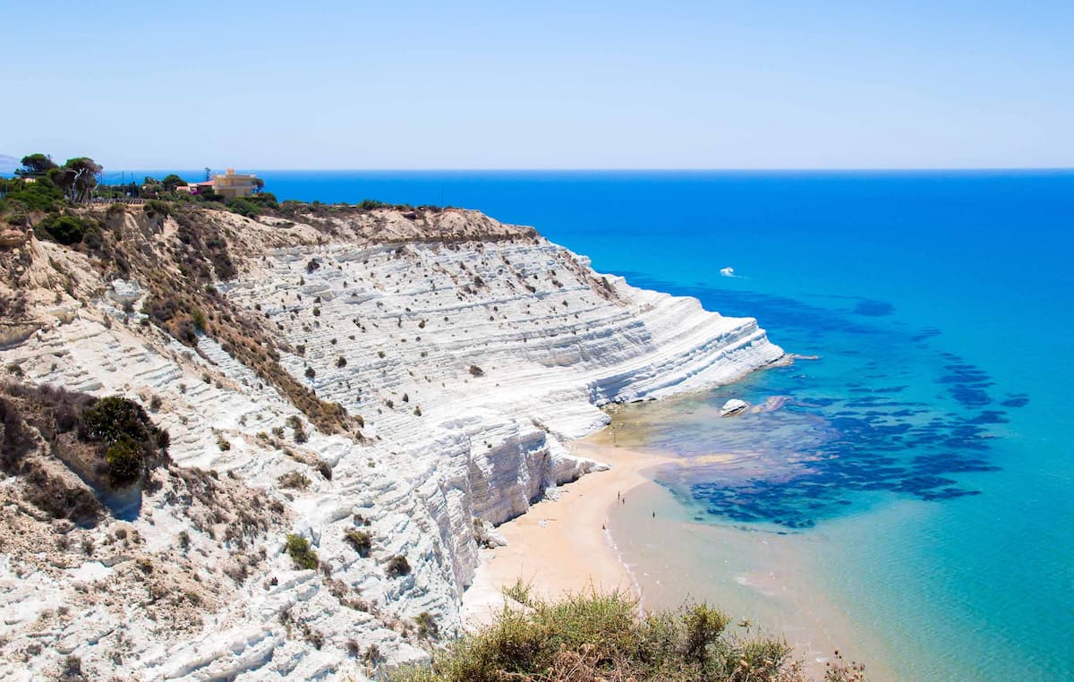 Scogliera e mare di Agrigento