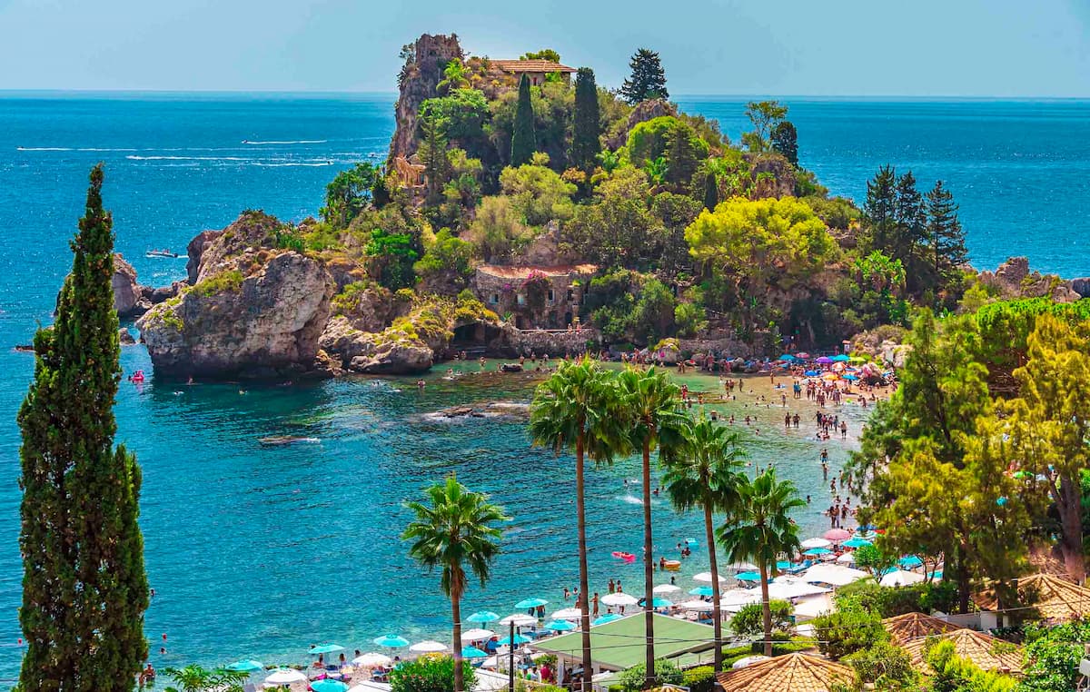  Spiaggia dell’Isola Bella di Taormina