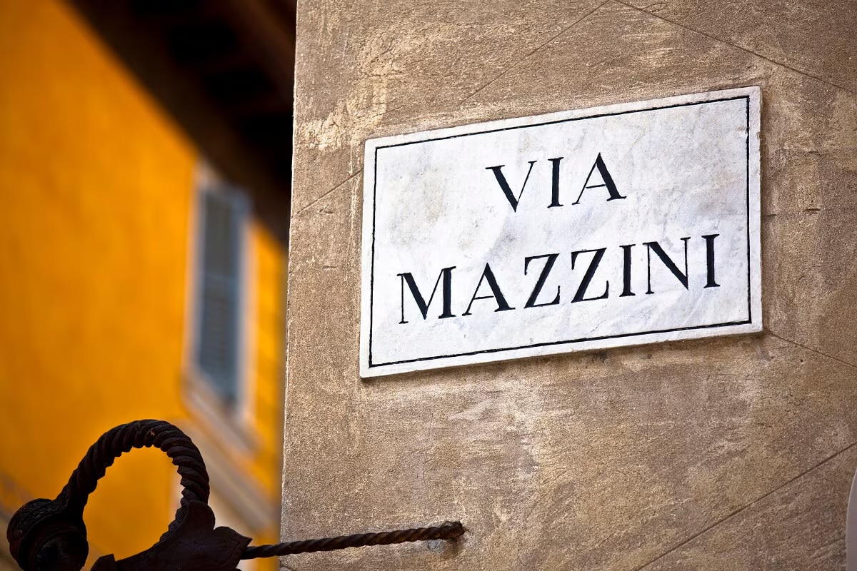 Cosa vedere e fare a Verona - Passeggiare lungo l’Adige o fare shopping in Via Mazzini