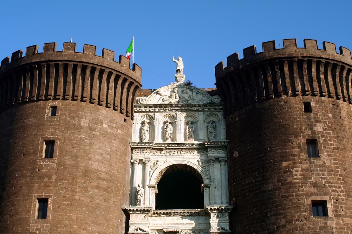 Visiting Naples in one day - Maschio Angioino and Castel dell’Ovo