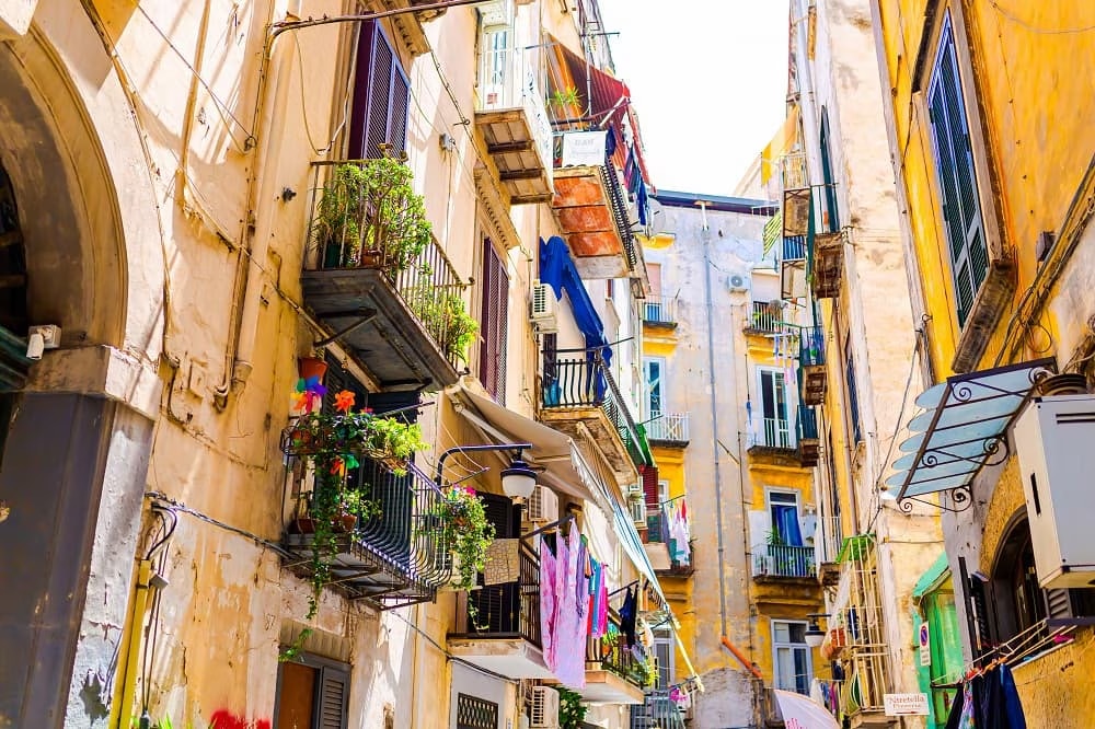 Visiting Naples in one day - Via Toledo and the Spanish Quarters