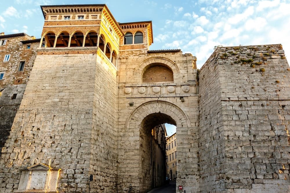 Cosa vedere a Perugia: Arco Etrusco e le mura etrusche
