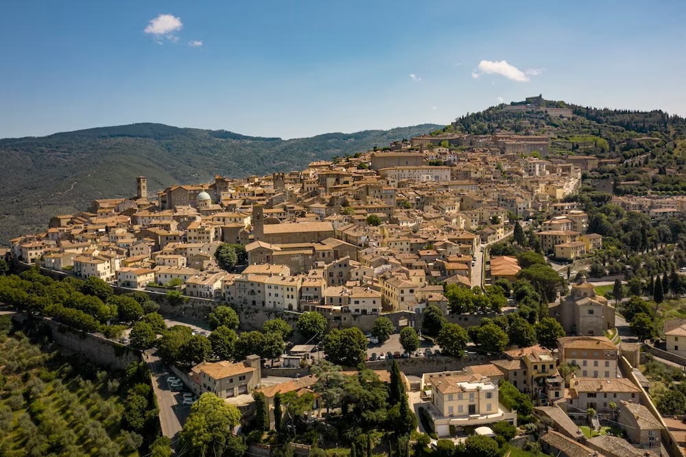 things to see Tuscany - Cortona: one of Tuscany’s most scenic hill towns